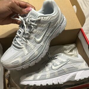 Women’s p-6000 Nike shoes